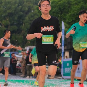 Race photo from BAUR RUN 2025