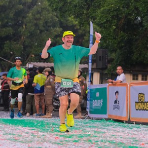 Race photo from BAUR RUN 2025