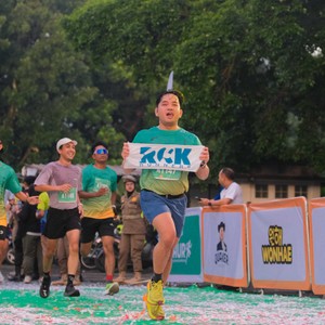 Race photo from BAUR RUN 2025