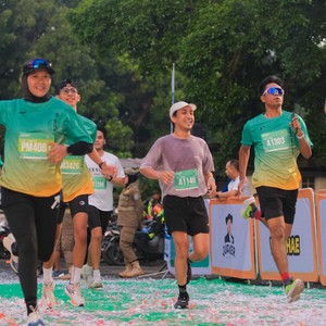 Race photo from BAUR RUN 2025
