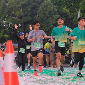Race photo from BAUR RUN 2025