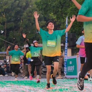 Race photo from BAUR RUN 2025