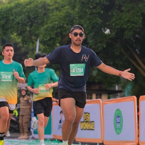Race photo from BAUR RUN 2025