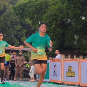 Race photo from BAUR RUN 2025