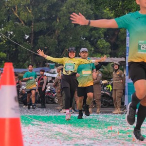 Race photo from BAUR RUN 2025