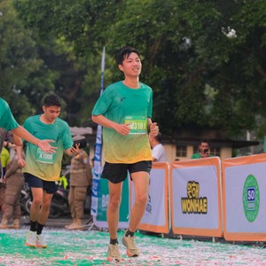 Race photo from BAUR RUN 2025