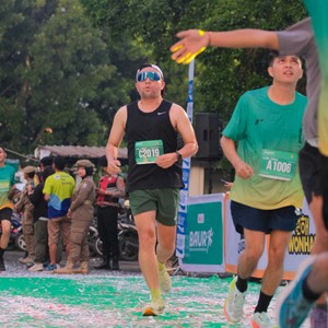 Race photo from BAUR RUN 2025