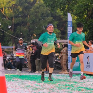 Race photo from BAUR RUN 2025