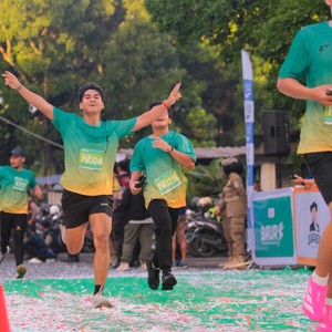 Race photo from BAUR RUN 2025