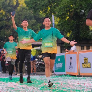 Race photo from BAUR RUN 2025