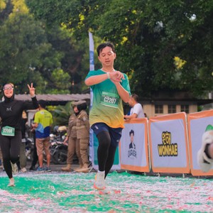 Race photo from BAUR RUN 2025