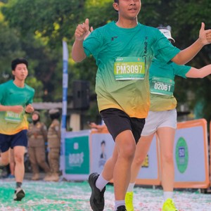Race photo from BAUR RUN 2025