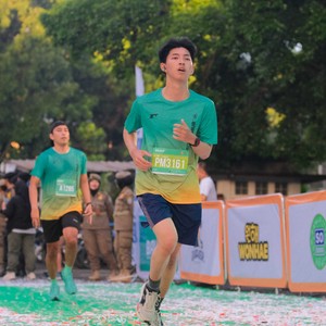 Race photo from BAUR RUN 2025