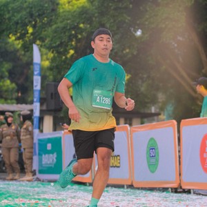 Race photo from BAUR RUN 2025
