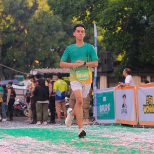 Race photo from BAUR RUN 2025