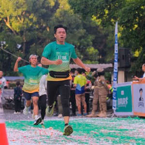 Race photo from BAUR RUN 2025