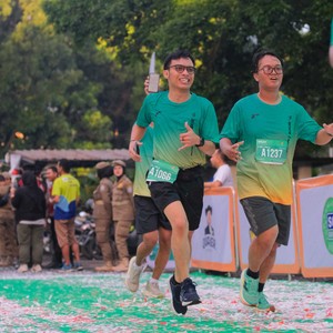 Race photo from BAUR RUN 2025