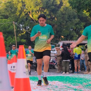 Race photo from BAUR RUN 2025