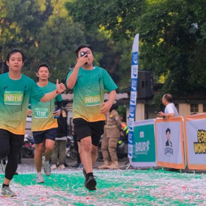 Race photo from BAUR RUN 2025