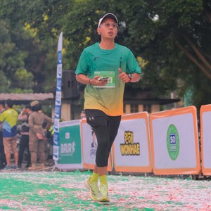 Race photo from BAUR RUN 2025