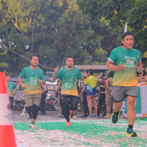 Race photo from BAUR RUN 2025