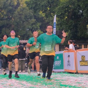 Race photo from BAUR RUN 2025