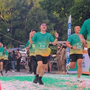 Race photo from BAUR RUN 2025