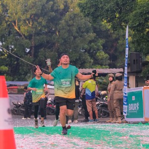 Race photo from BAUR RUN 2025