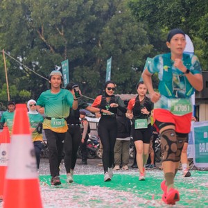 Race photo from BAUR RUN 2025