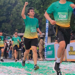 Race photo from BAUR RUN 2025