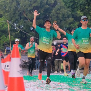 Race photo from BAUR RUN 2025