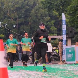 Race photo from BAUR RUN 2025