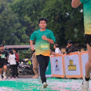 Race photo from BAUR RUN 2025