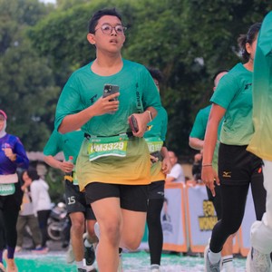 Race photo from BAUR RUN 2025