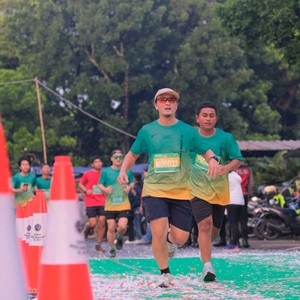 Race photo from BAUR RUN 2025