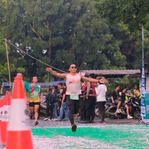 Race photo from BAUR RUN 2025