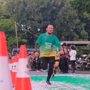 Race photo from BAUR RUN 2025