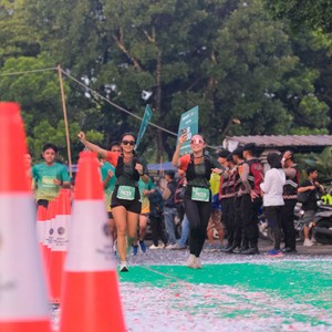 Race photo from BAUR RUN 2025