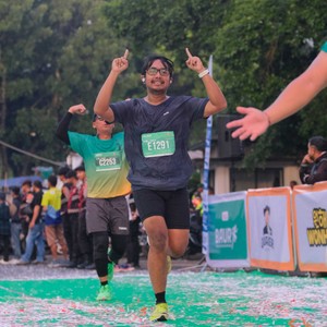 Race photo from BAUR RUN 2025