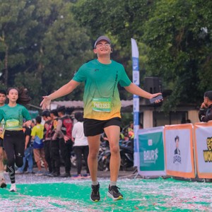 Race photo from BAUR RUN 2025
