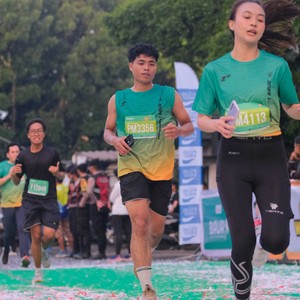 Race photo from BAUR RUN 2025