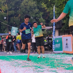 Race photo from BAUR RUN 2025