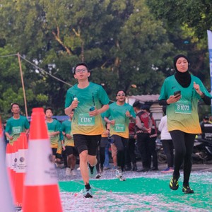 Race photo from BAUR RUN 2025
