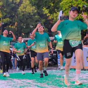Race photo from BAUR RUN 2025