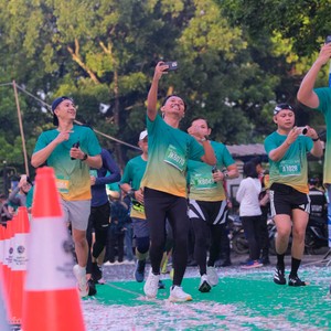 Race photo from BAUR RUN 2025