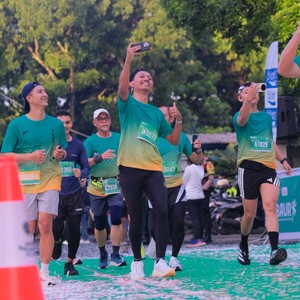 Race photo from BAUR RUN 2025