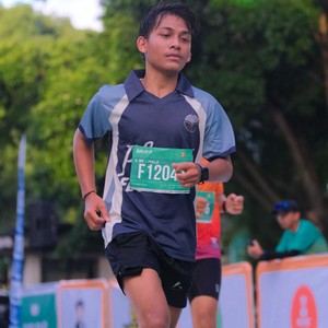 Race photo from BAUR RUN 2025
