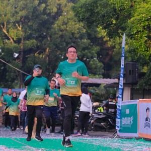 Race photo from BAUR RUN 2025