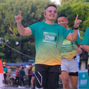Race photo from BAUR RUN 2025