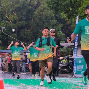 Race photo from BAUR RUN 2025